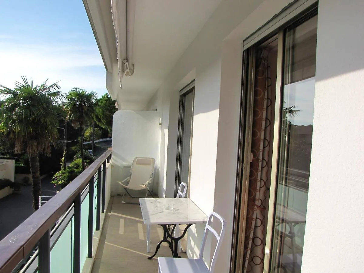 Appartement Moderne A Antibes 50 M² Vue Sur Jardin Apartamento