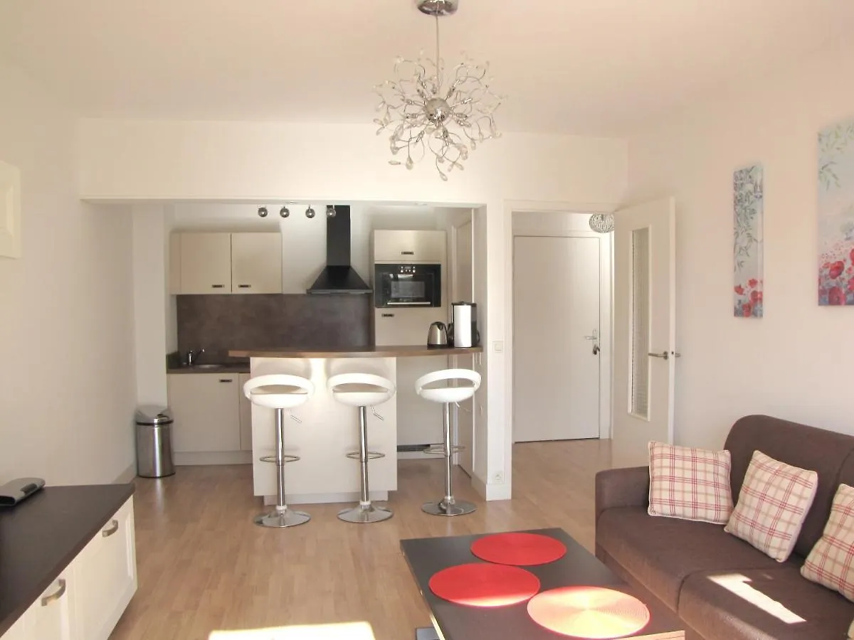 Appartement Moderne A Antibes 50 M² Vue Sur Jardin 0*,