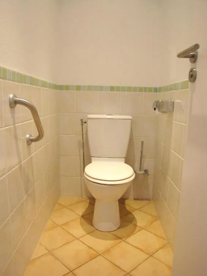 Appartement Moderne A Antibes 50 M² Vue Sur Jardin Apartment