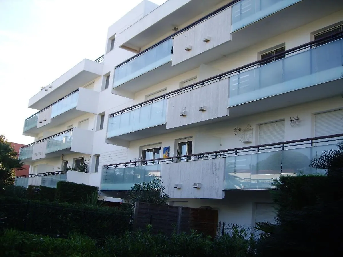Appartement Moderne A Antibes 50 M² Vue Sur Jardin