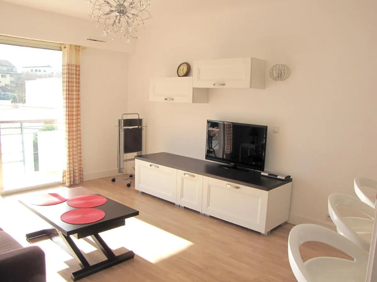 Appartement Moderne A Antibes 50 M² Vue Sur Jardin 0*,