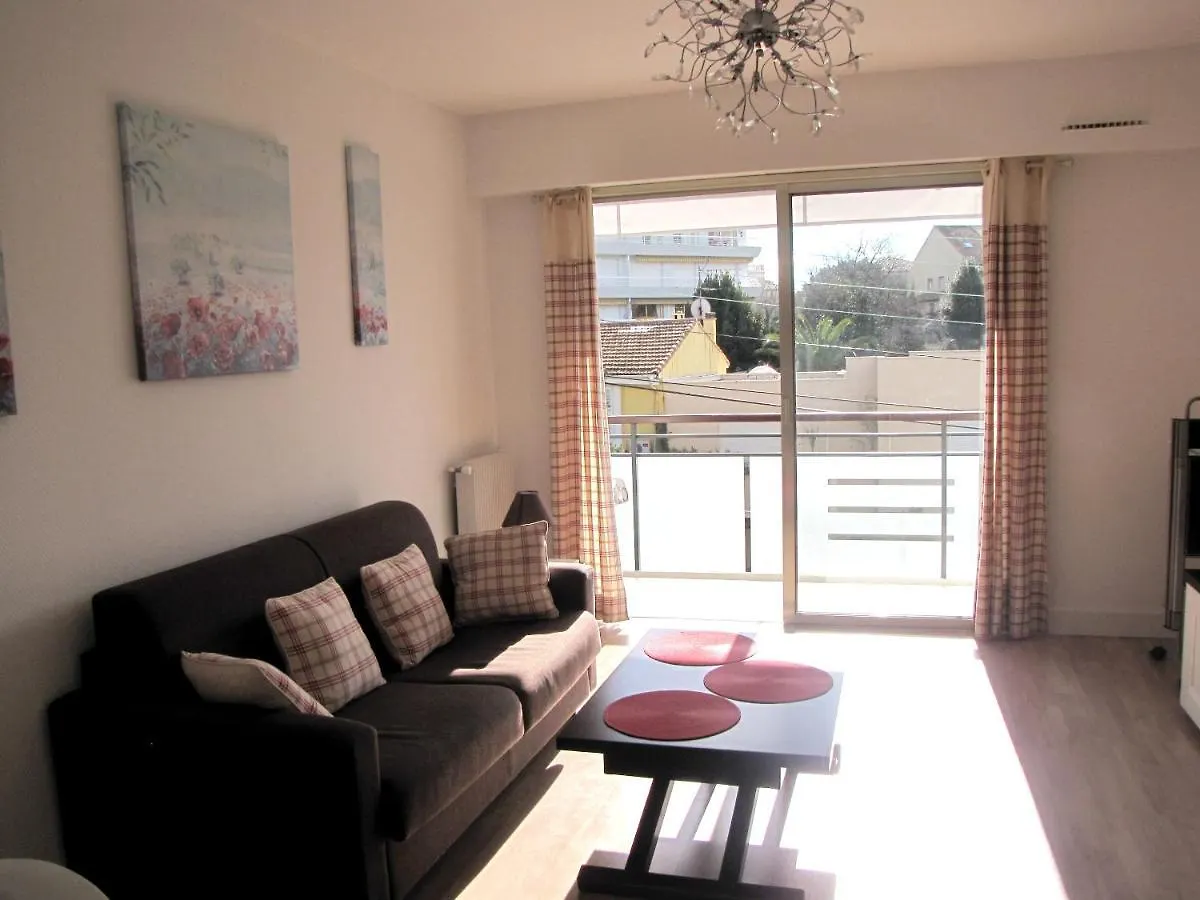 Appartement d'une chambre a Antibes a 250 m de la plage avec jardin clos et wifi