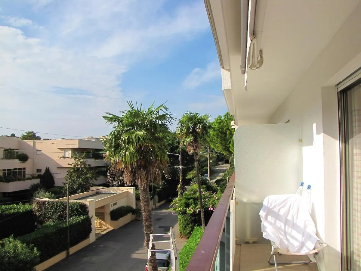 Appartement Moderne A Antibes 50 M² Vue Sur Jardin 0*,  France