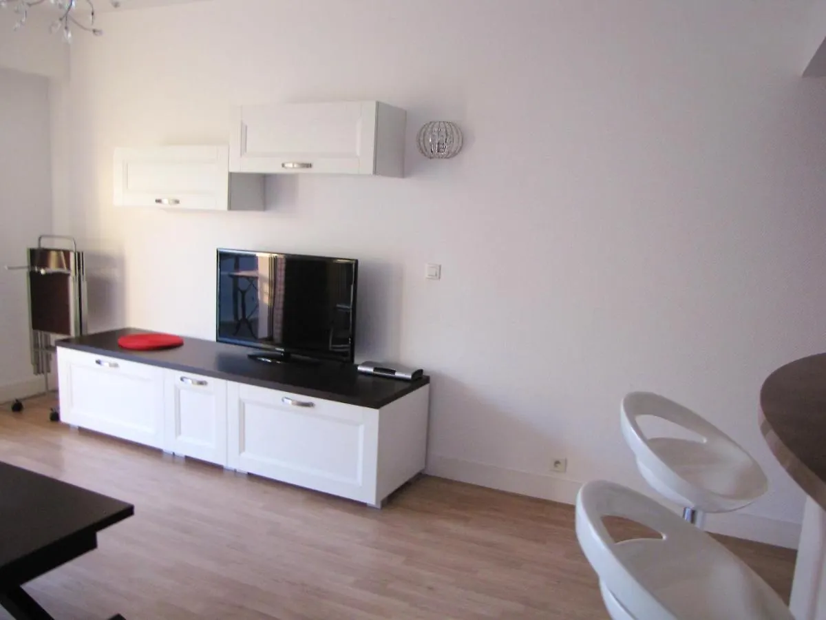 Appartement Moderne A Antibes 50 M² Vue Sur Jardin Apartment