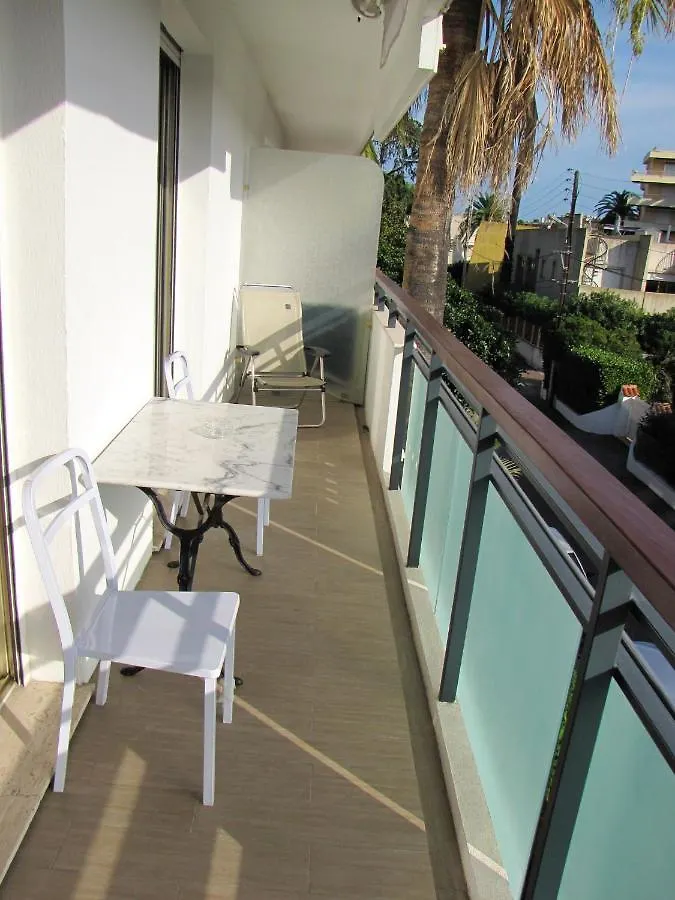 Appartement Moderne A Antibes 50 M² Vue Sur Jardin