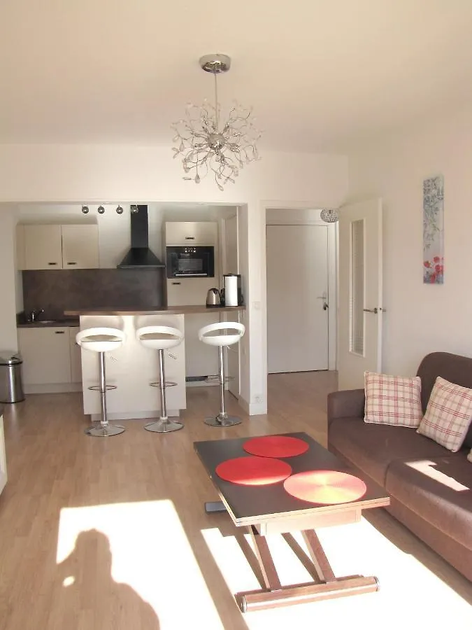 Appartement Moderne A Antibes 50 M² Vue Sur Jardin 0*,  France
