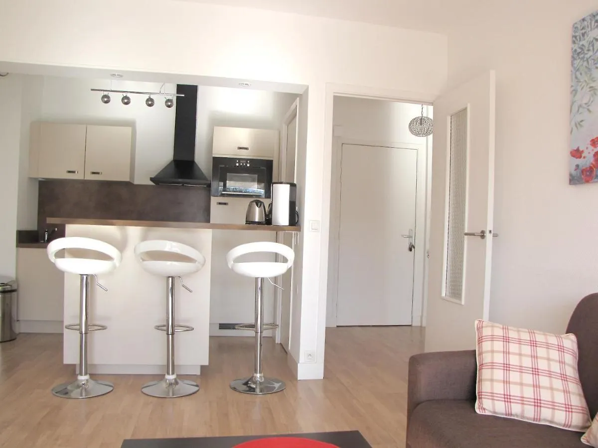 Appartement Moderne A Antibes 50 M² Vue Sur Jardin